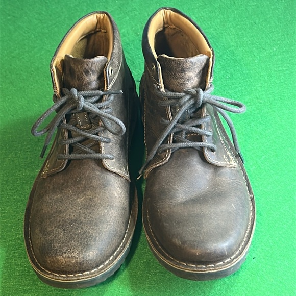 CLARKS EDGEWICK CHUKKA BOOT MENS SZ 8.5 - Picture 3 of 12